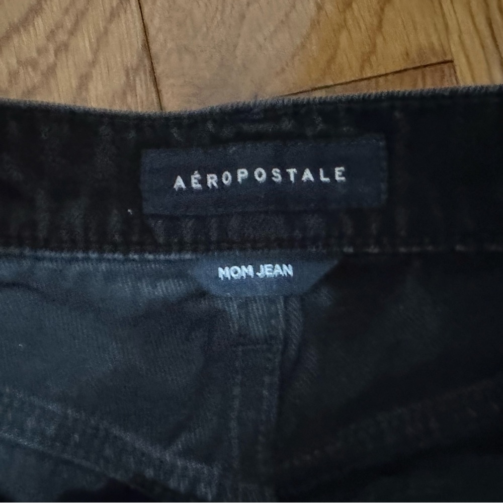 BLACK RIPPED MOM JEANS - Picture 4 of 6